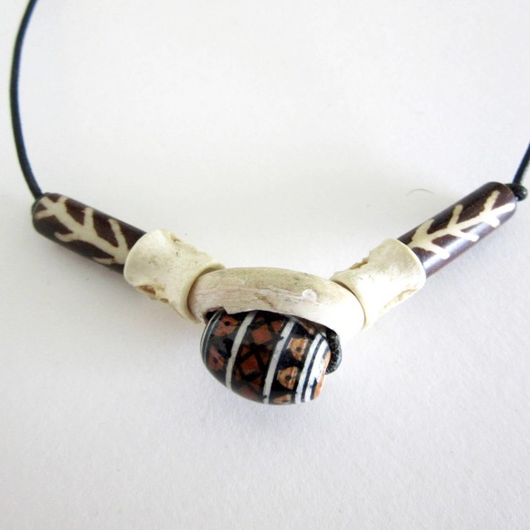 Bone Shell Bead Choker - Leather Thong - Necklace - Picture 2 of 5